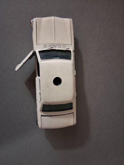 [VOITURE] Lot de 2 voitures 1/43, Japon,...