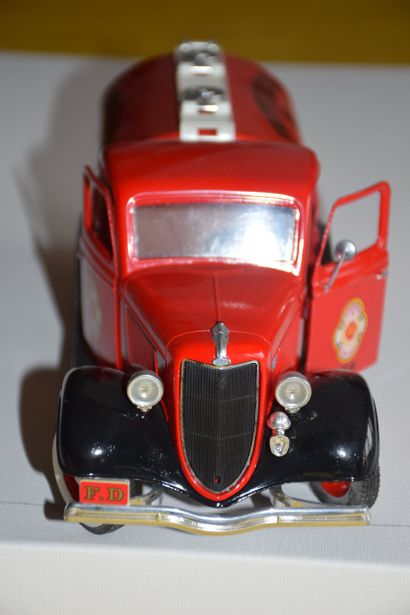 [VOITURE] SOLIDO, Ford V8 1936, Pompiers...