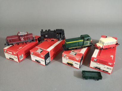 [TRAIN] - HO - Lot en boîtes comprenant :
-...