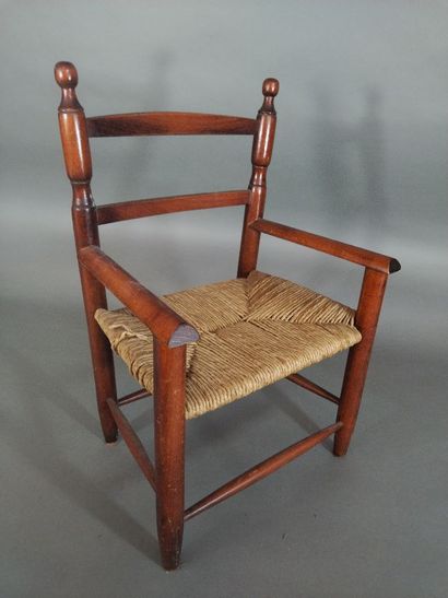 Chaise d'enfant paillée. Hauteur assise 25...