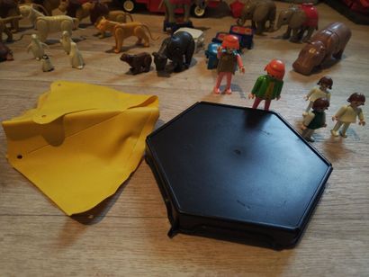 PLAYMOBIL - Lot dépareillé comprenant : animaux...