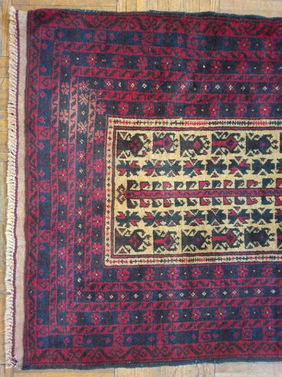 TAPIS de prière en laine, origine Pakistan...