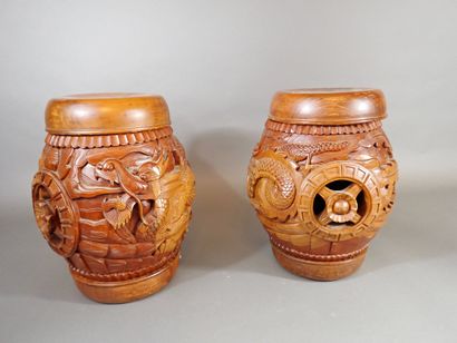 Paire de pots ou tabourets en bois palissandre,...