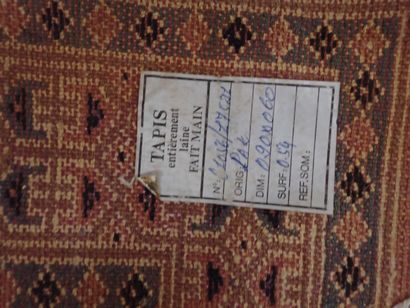 PAKISTAN. Petit TAPIS en laine, fait main,...