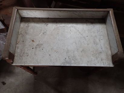 Meuble de toilette en noyer et placage de...