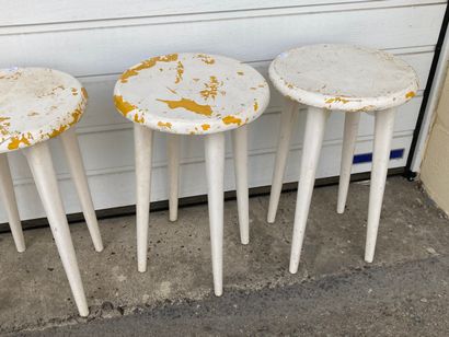 Ensemble de quatre tabourets hauts en bois...