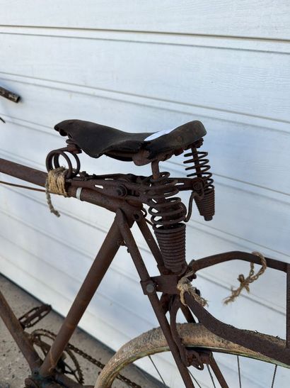 Ensemble de 3 bicyclettes dont les marques...