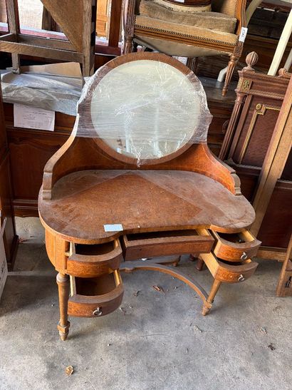 Coiffeuse de dame en placage de loupe et...