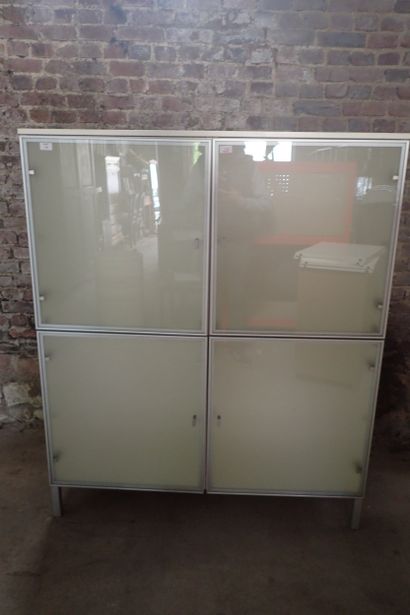 IKEA. Buffet vitrine en mélaminé blanc à...