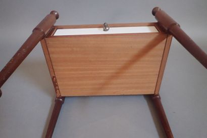 Maison GAUTIER. Chevet ouvrant en ceinture...