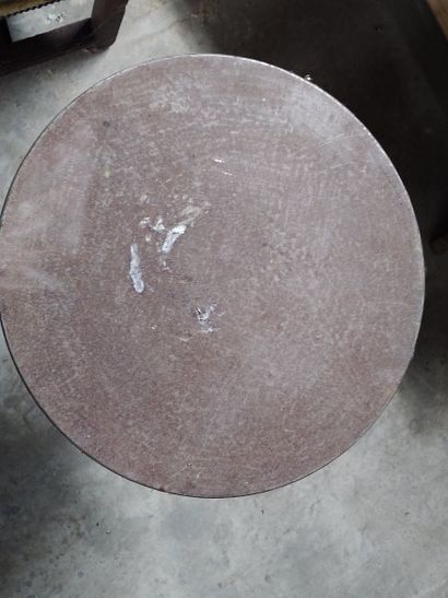 Table de bistrot, le piètement en fonte de...