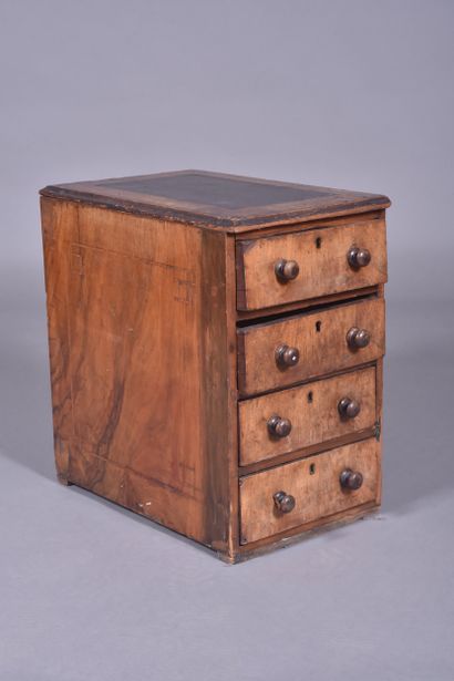Petit meuble-caisson de bureau à tiroirs...