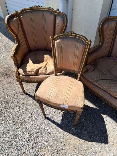 Ensemble de mobilier de salon de style Louis...