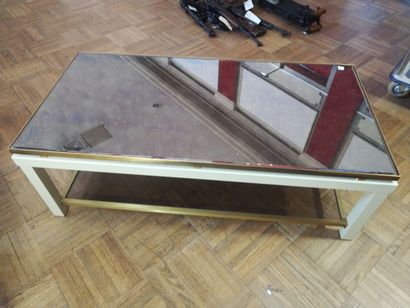 Table basse à deux plateaux de verre teinté,...
