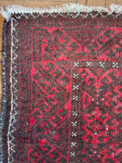 TAPIS d'Orient en laine fait main, dans les...