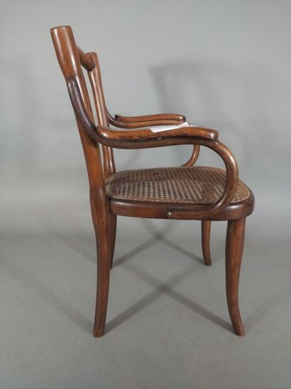 THONET, petite chaise d'enfant, assise en...
