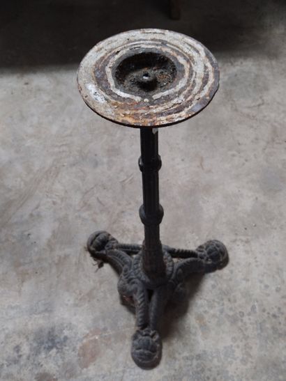 Table de bistrot, le piètement en fonte de...