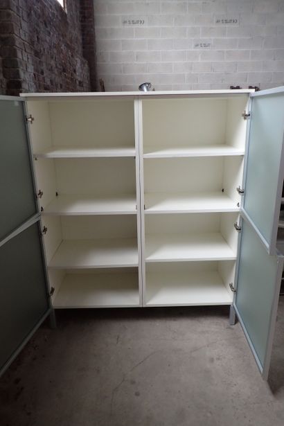 IKEA. Buffet vitrine en mélaminé blanc à...