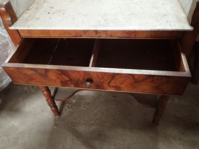 Meuble de toilette en noyer et placage de...