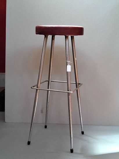 Tabouret de bar en skaï rouge, piètement...