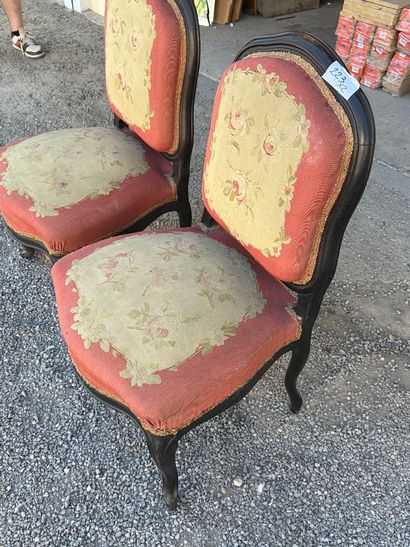 Paire de chaise de style Louis XV en bois...