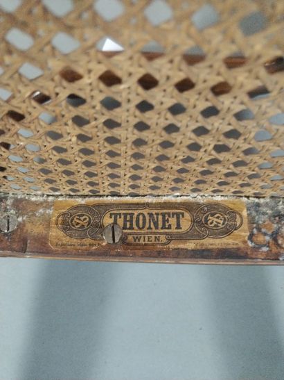 THONET, petite chaise d'enfant, assise en...