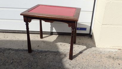 Petite table basse en bois tourné vernis,...