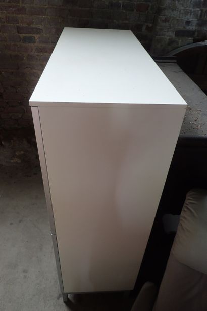 IKEA. Buffet vitrine en mélaminé blanc à...