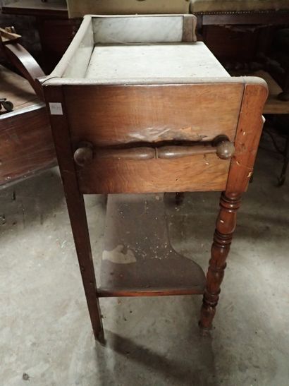 Meuble de toilette en noyer et placage de...