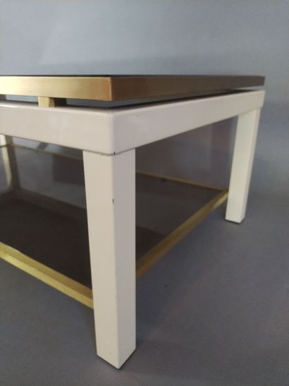 Table basse à deux plateaux de verre teinté,...