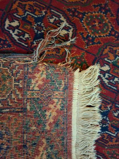 Petit TAPIS d'Orient en laine fait main dans...