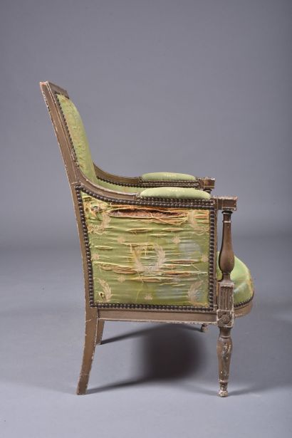 Bergère en bois mouluré et sculpté, le dossier...