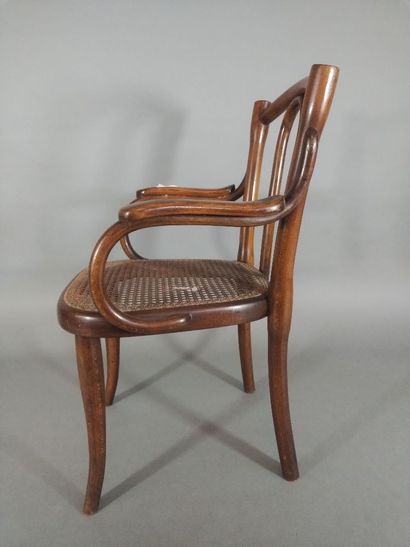 THONET, petite chaise d'enfant, assise en...