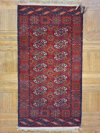Petit TAPIS d'Orient en laine fait main dans...