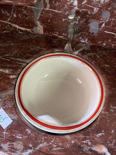 Meuble de toilette en résineux, à deux vantaux...
