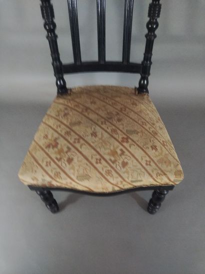 Chauffeuse/chaise de nourrice en bois noirci...