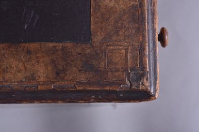 Petit meuble-caisson de bureau à tiroirs...