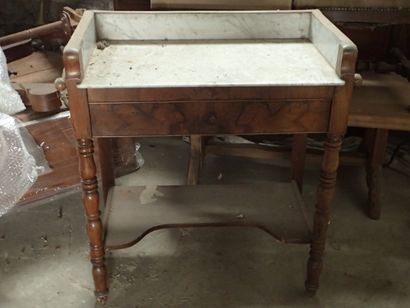Meuble de toilette en noyer et placage de...