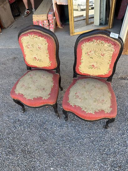 Paire de chaise de style Louis XV en bois...