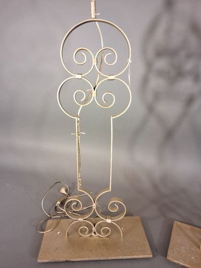 Paire de petits lampadaire de style Art déco...