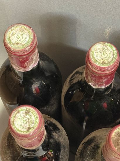 12 bouteilles de vin rouge de Bordeaux, sans...