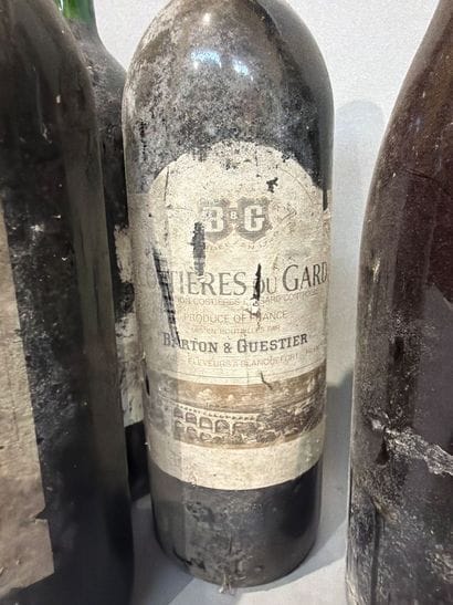 Ensemble de 12 bouteilles de vin comprenant...