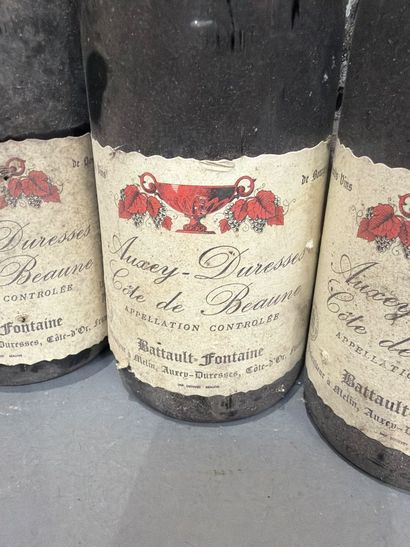 Ensemble de 12 bouteilles de vin comprenant...