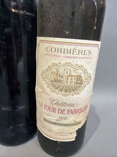 Ensemble de 5 bouteilles de vin comprenant...