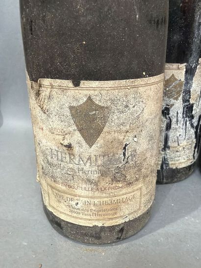 Ensemble de 12 bouteilles de vin comprenant...
