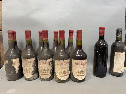 Ensemble de 12 bouteilles comprenant 10 B...