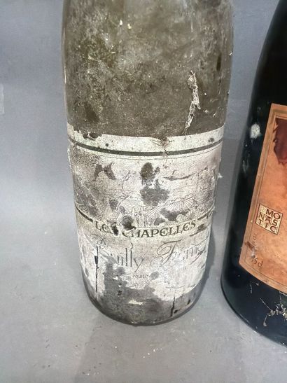Ensemble de 7 bouteilles de vin comprenant...