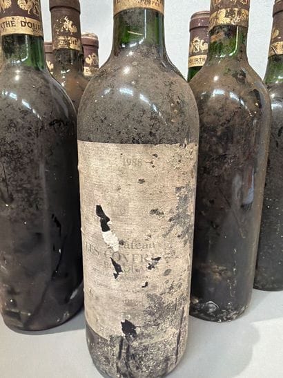 Ensemble de 12 bouteilles de Bordeaux, Château...