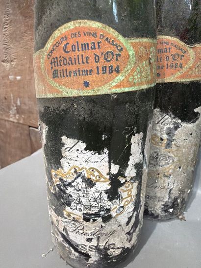 Ensemble de 8 bouteilles de vin d’Alsace...