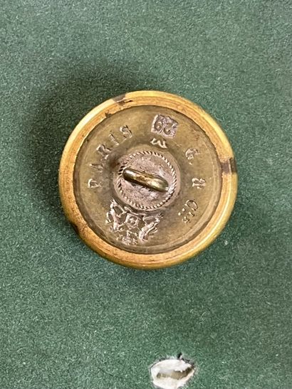 SO. Bouton de tenu de l’équipage de Virelade...